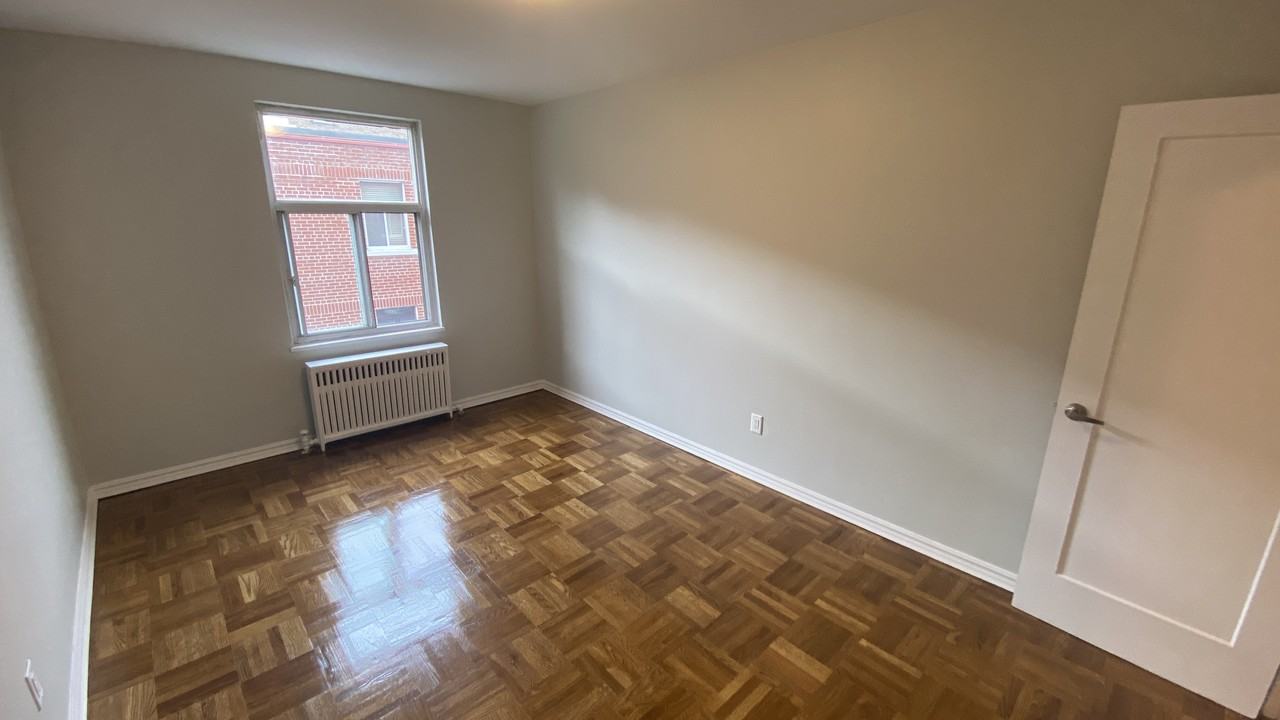 1299 Bayview Avenue - Photo 7 of 11