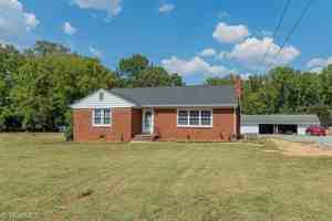 featured image of 206 Abbotts Ave