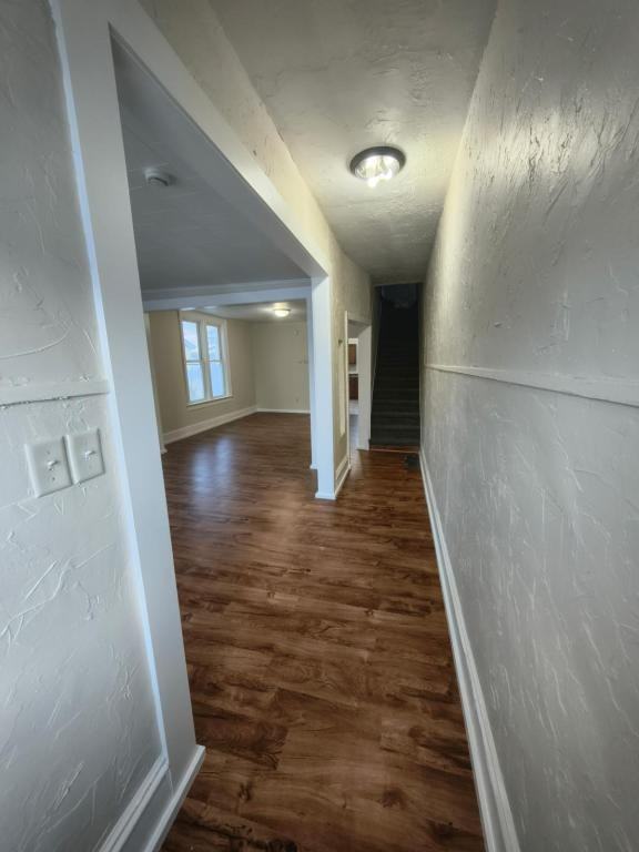 1114 Cumming Ave - Photo 2 of 11