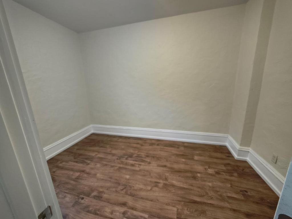 1114 Cumming Ave - Photo 7 of 11