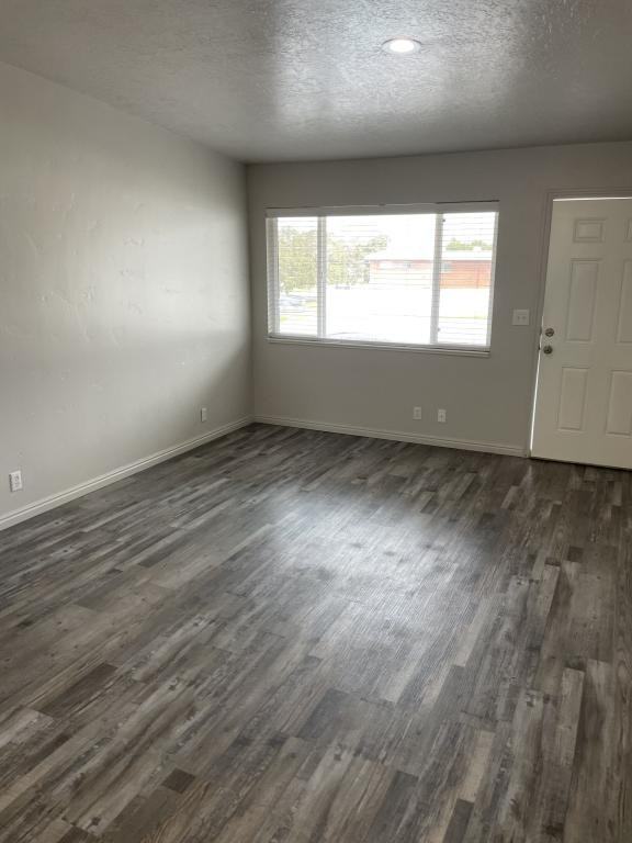 153 S 200 W Apt G - Photo 2 of 7