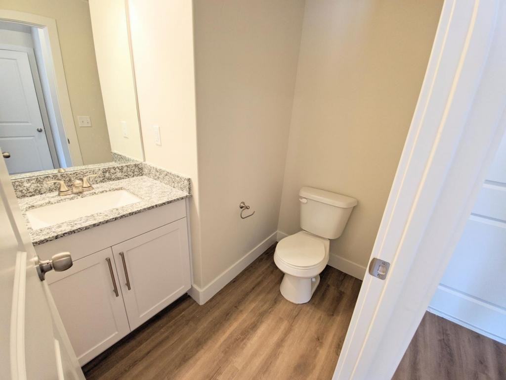 1036 W 600 S - Photo 4 of 11