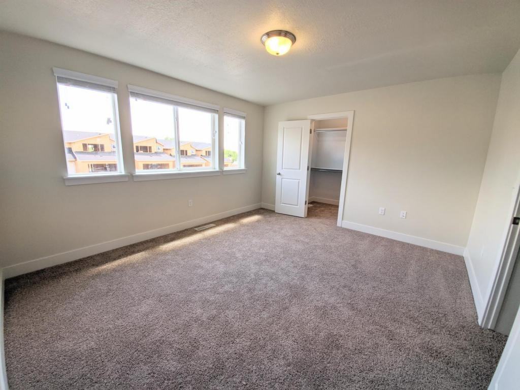 1036 W 600 S - Photo 6 of 11