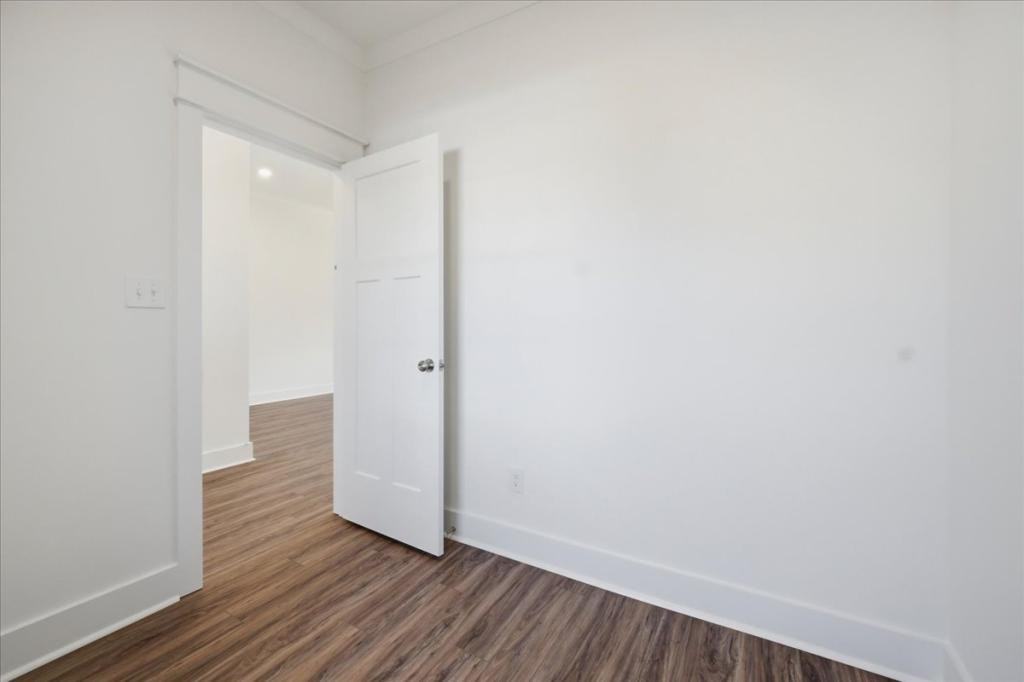 307 Willowbrook Ln - Photo 3 of 41