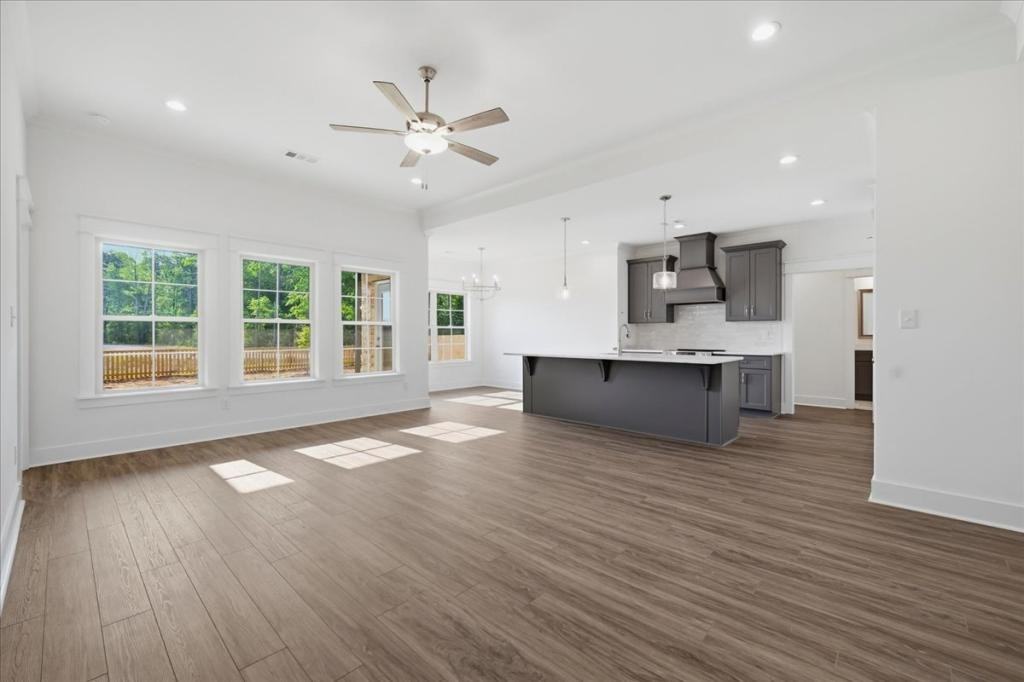 307 Willowbrook Ln - Photo 7 of 41