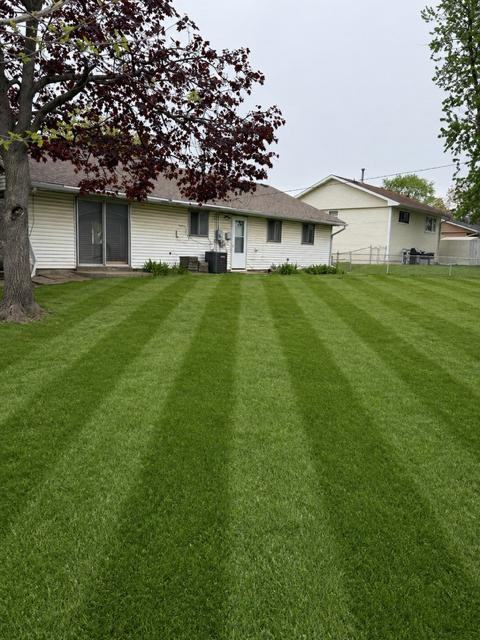 713 Essex Ave - Photo 2 of 14