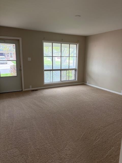 713 Essex Ave - Photo 4 of 14