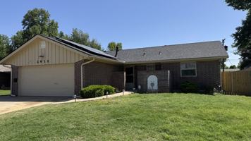 featured image of 2612 N Markwell Ave