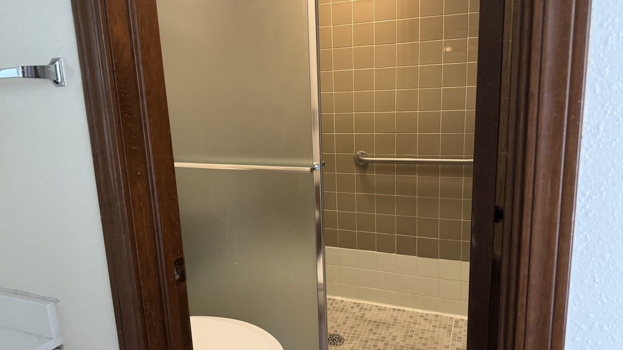 2612 N Markwell Ave - Photo 7 of 11