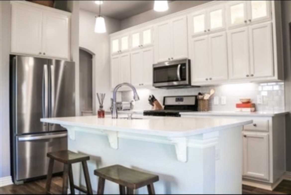 1114 Chandler St - Photo 4 of 9