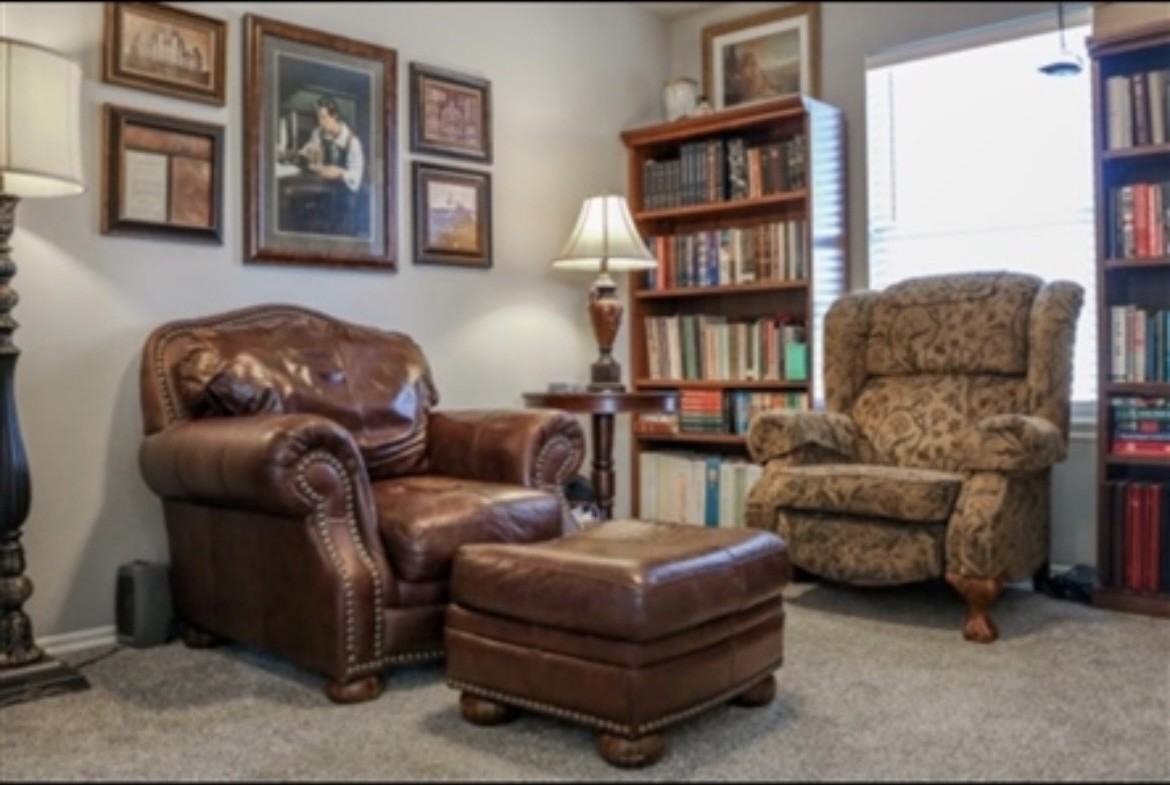 1114 Chandler St - Photo 5 of 9