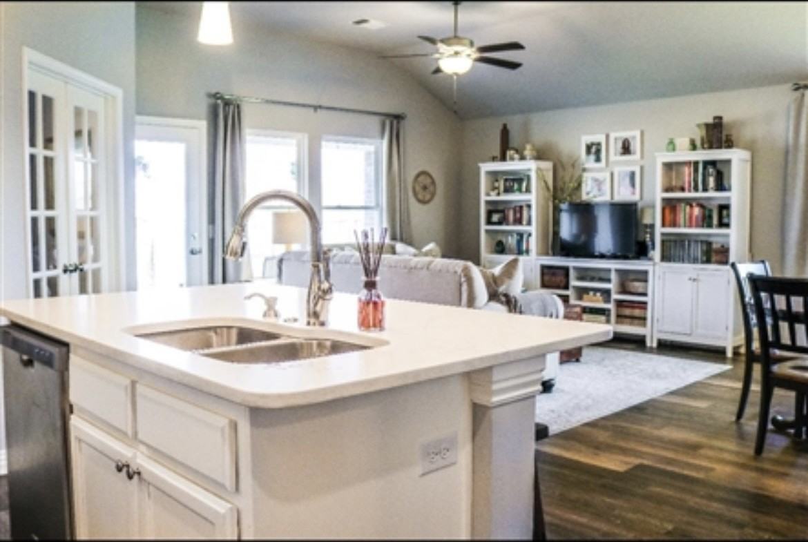 1114 Chandler St - Photo 7 of 9