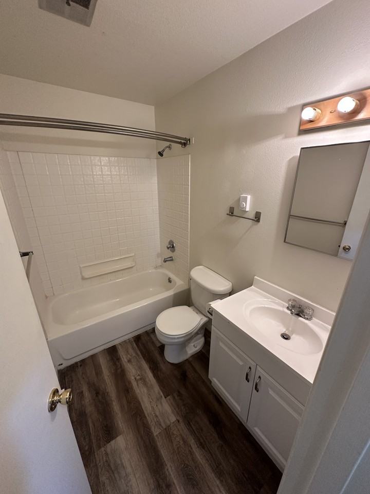 152 Washington St - Photo 6 of 8