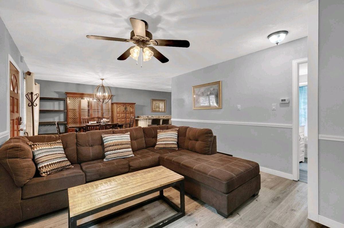 341 Longfellow Dr - Photo 3 of 21