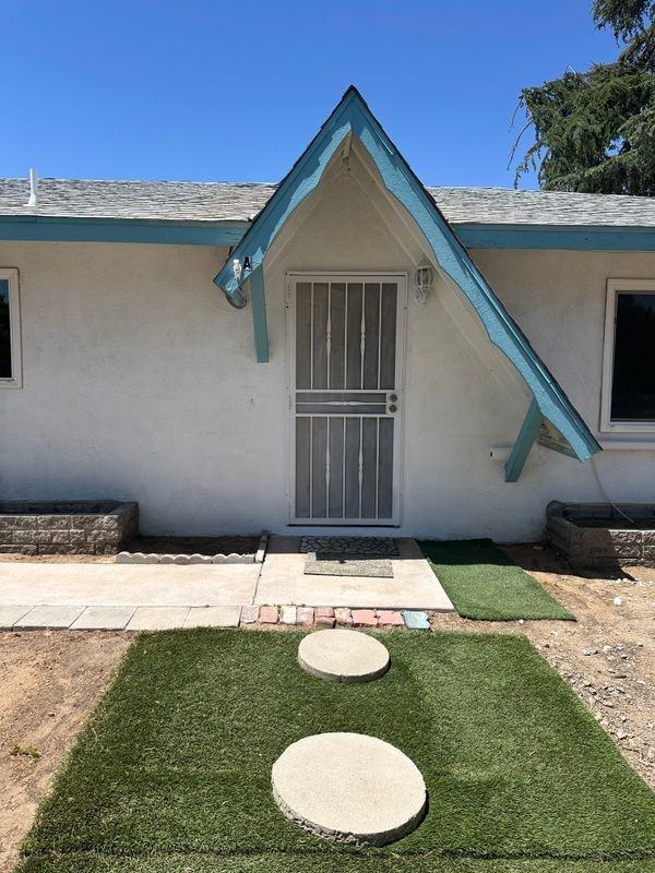 16119 Spruce St - Photo 3 of 24