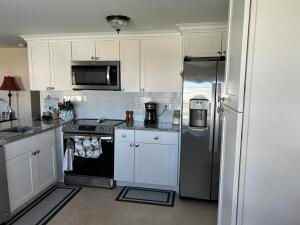 602 Sw Jeanne St - Photo 2 of 3