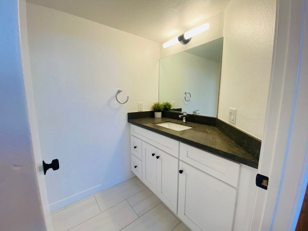 293 Ohio St ##2 - Photo 7 of 14