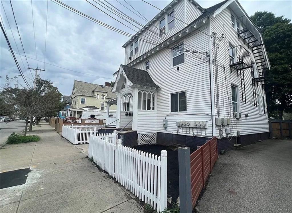 25 Wesleyan Ave ##1r - Photo 2 of 6