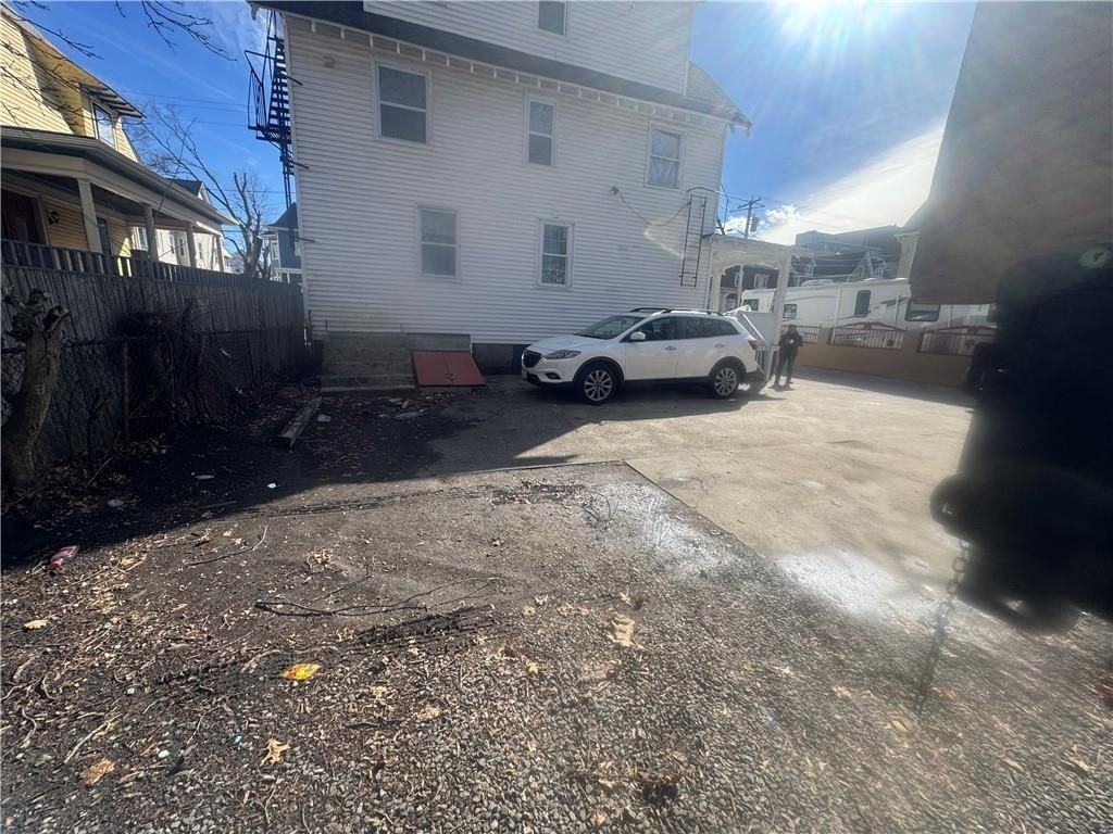 25 Wesleyan Ave ##1r - Photo 4 of 6