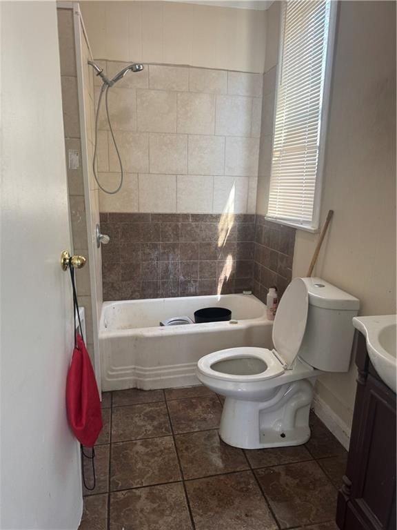 25 Wesleyan Ave ##1r - Photo 5 of 6