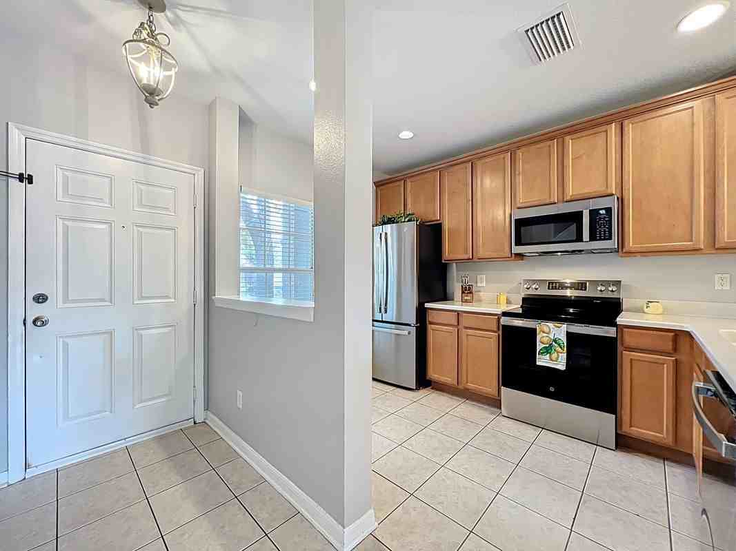 3309 Wilshire Way Rd - Photo 3 of 30