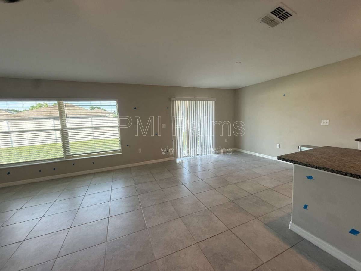 10332 Alder Green Dr - Photo 5 of 10