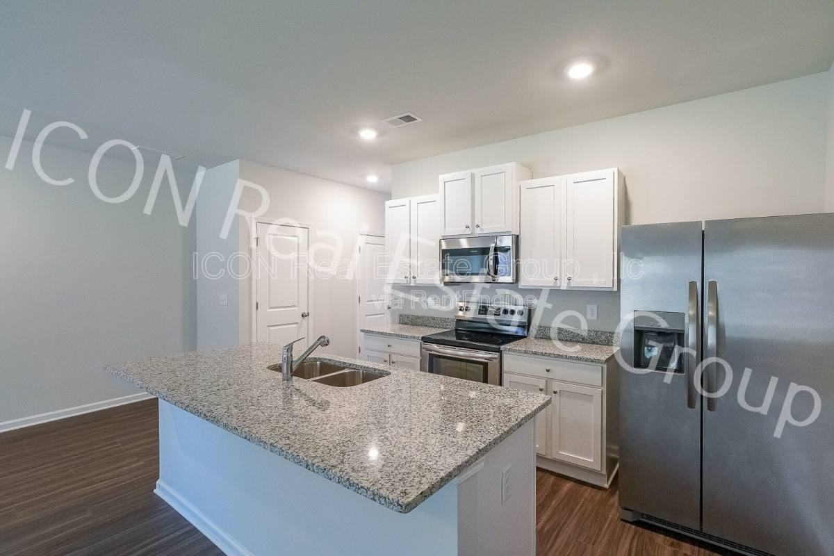 124 Village Green Dr Nw - Photo 2 of 5