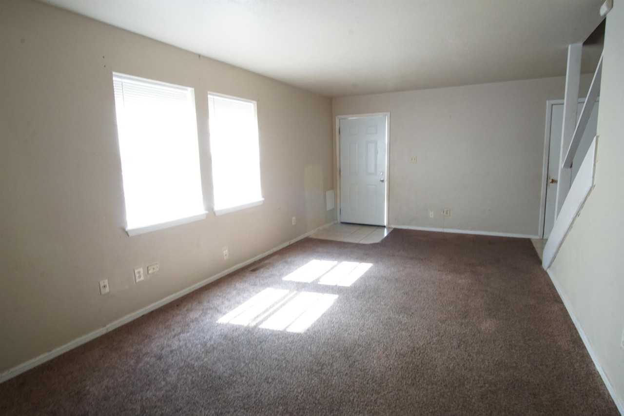 1010 E Main St - Photo 4 of 10