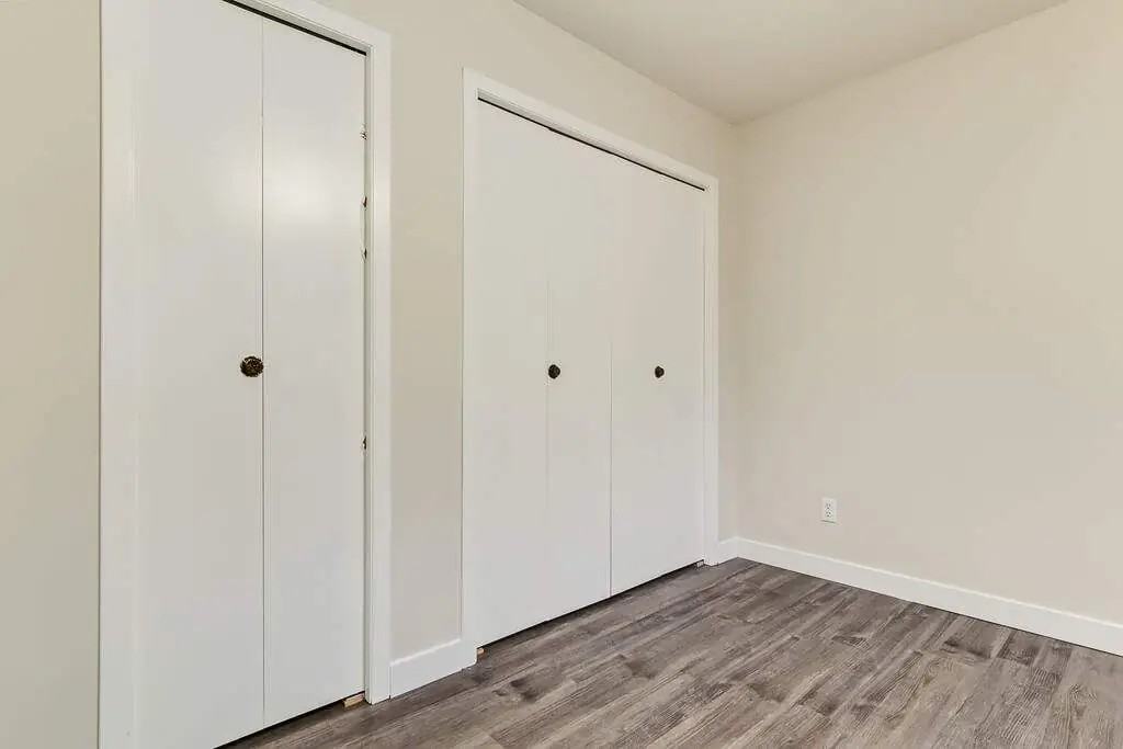 Crowchild Court - Photo 6 of 11