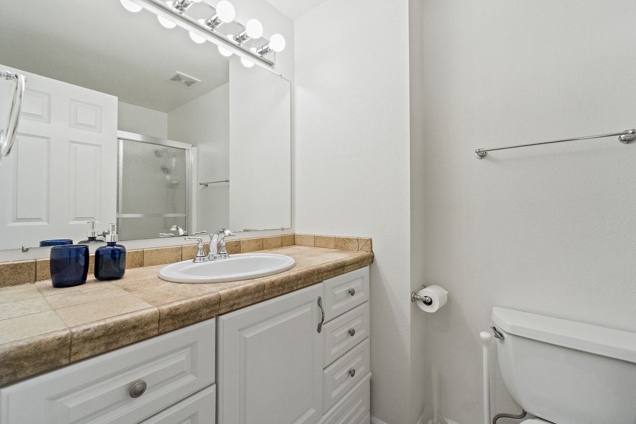 10538 Ne 141st St - Photo 2 of 21