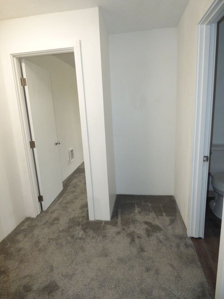 4114 Lancaster Dr Ne - Photo 5 of 34