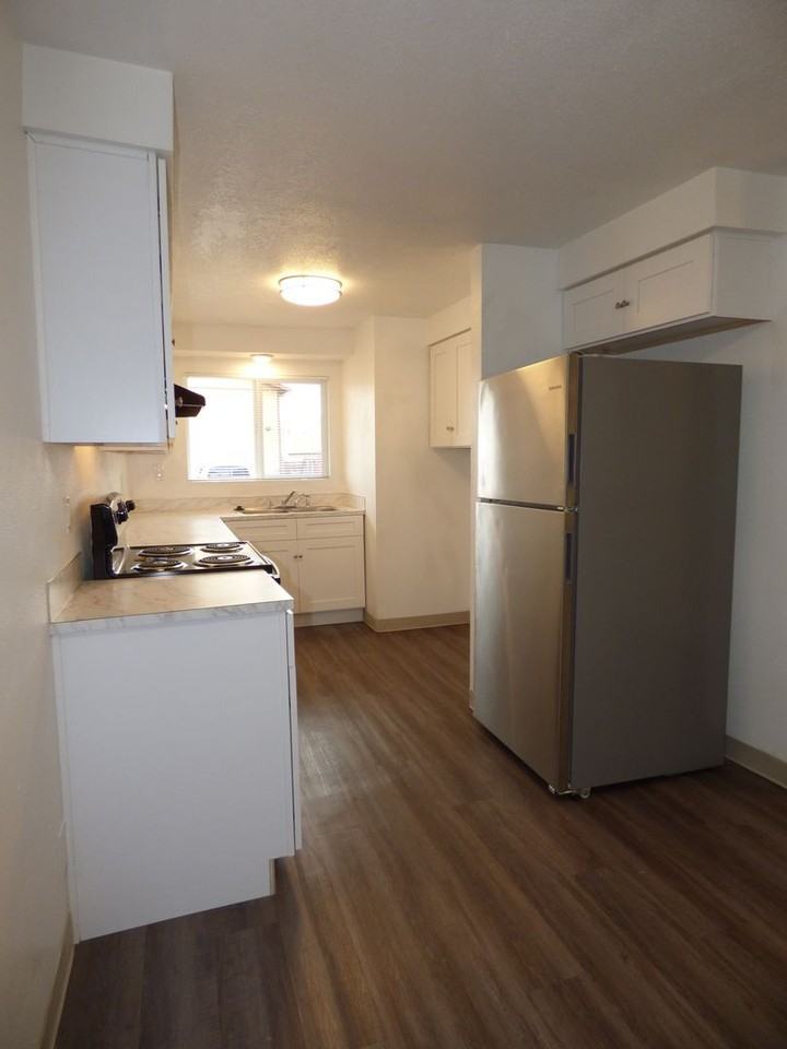 4114 Lancaster Dr Ne - Photo 6 of 34