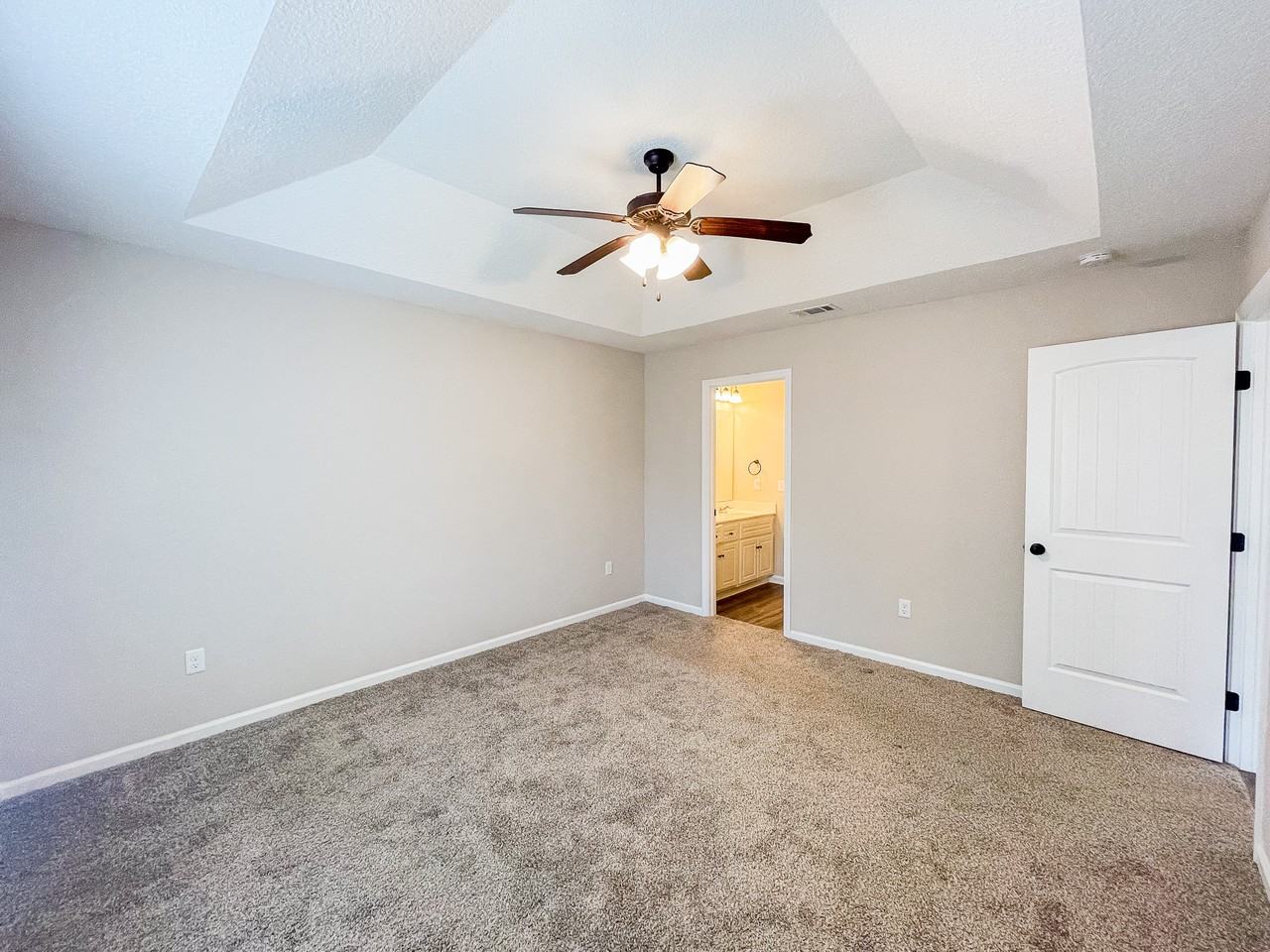 546 Deerchase Ct #1 - Photo 4 of 17