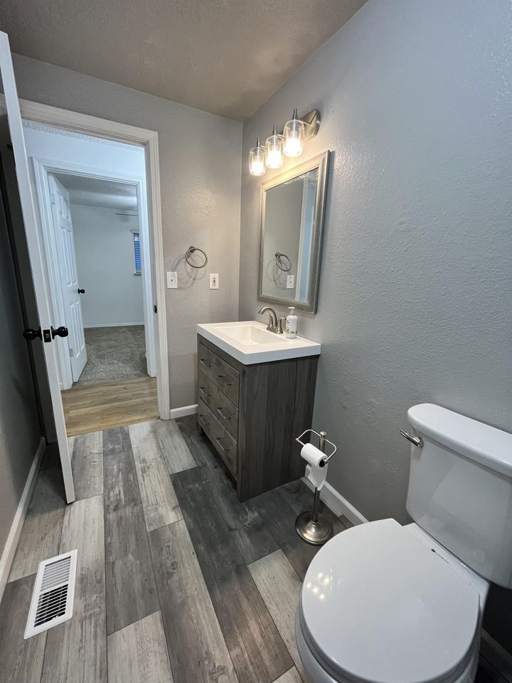 1240 N 2nd E - Photo 2 of 27