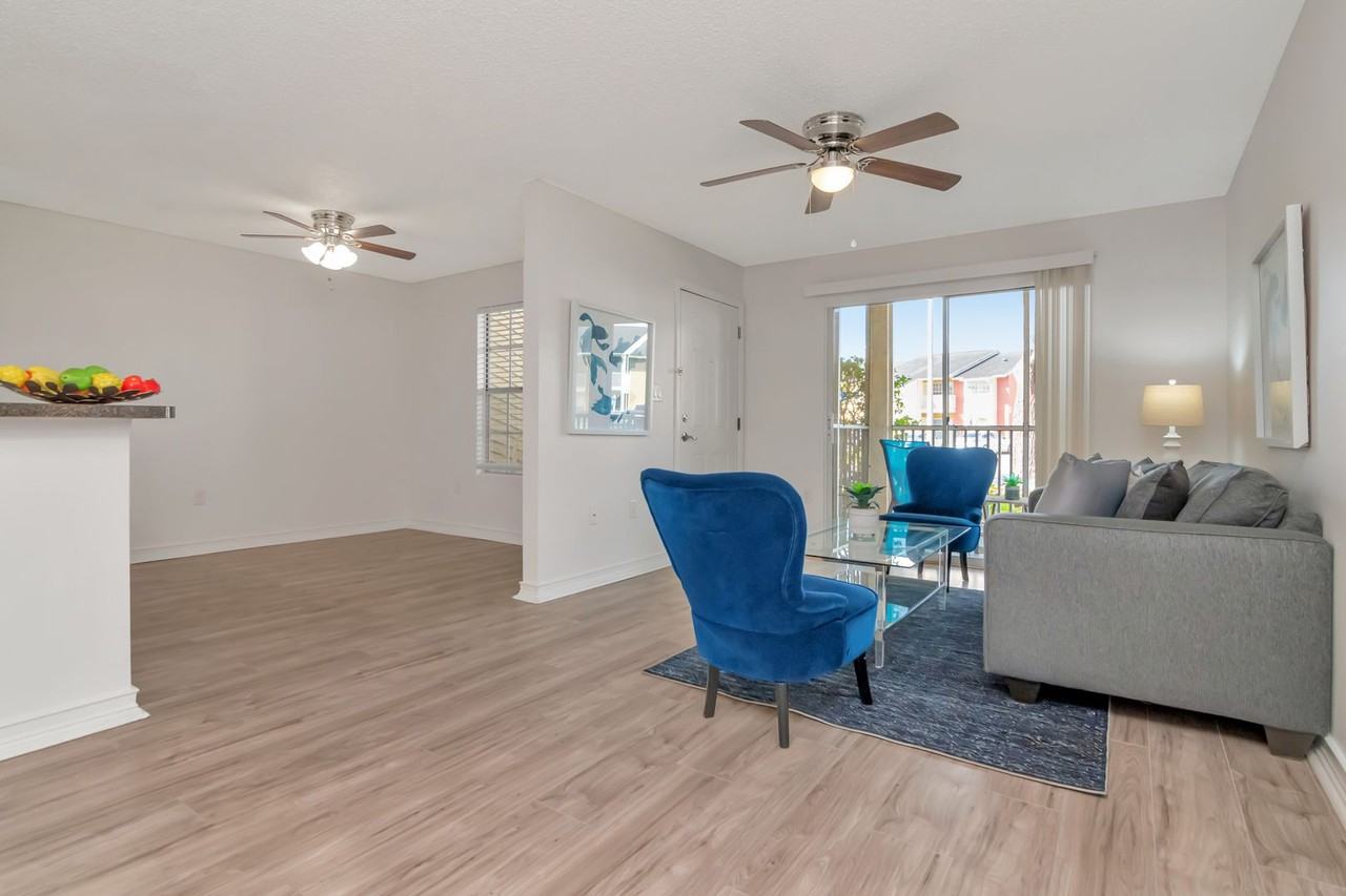 214 Lake Parsons Grn #103 - Photo 4 of 23