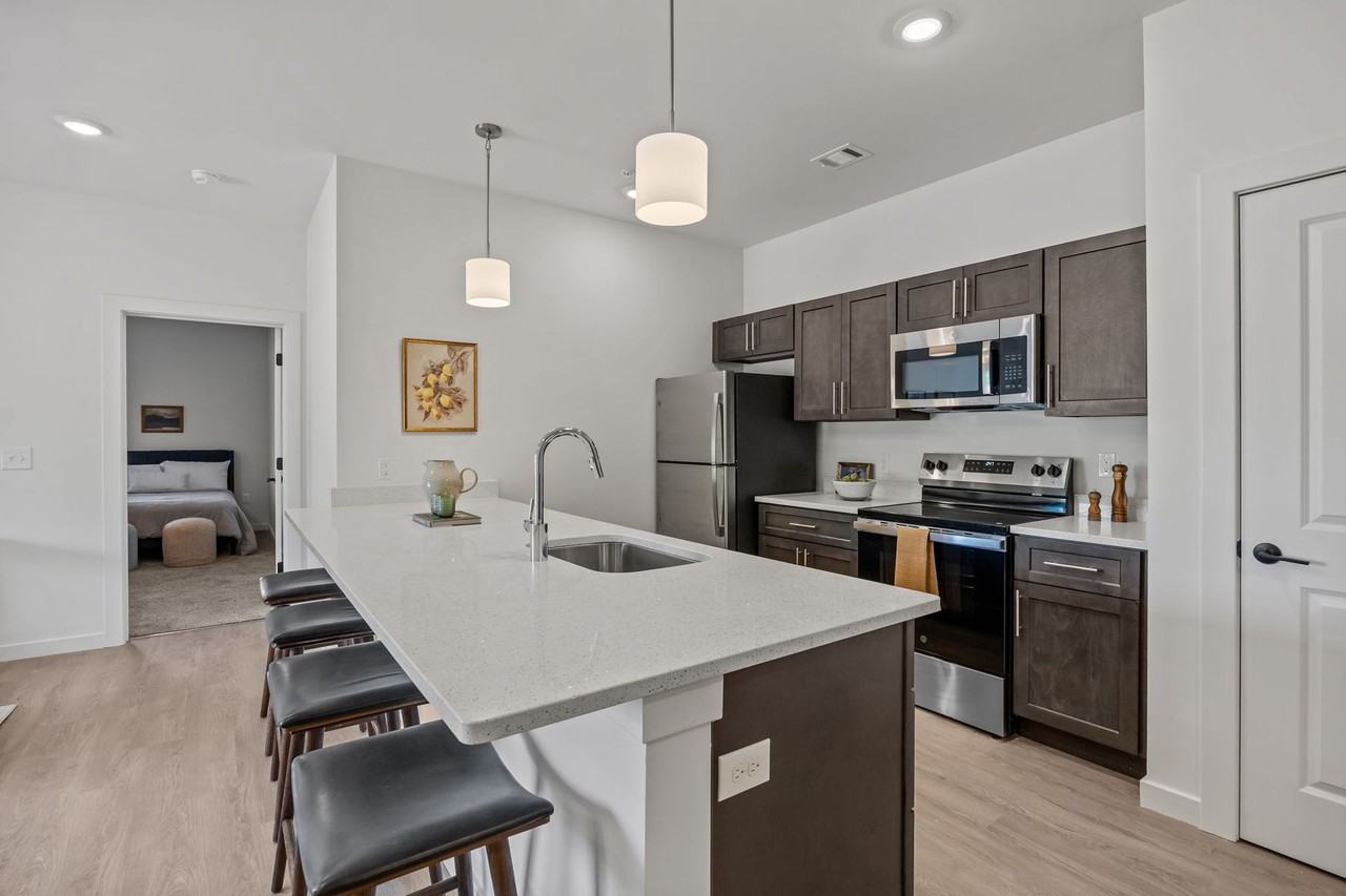 Midland Pointe at Lake Norman - Photo 3 of 31