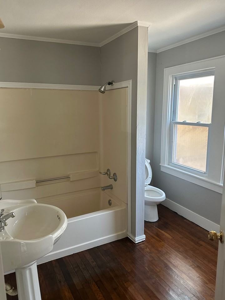 505 Nolen St - Photo 3 of 9