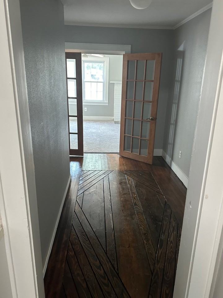 505 Nolen St - Photo 6 of 9