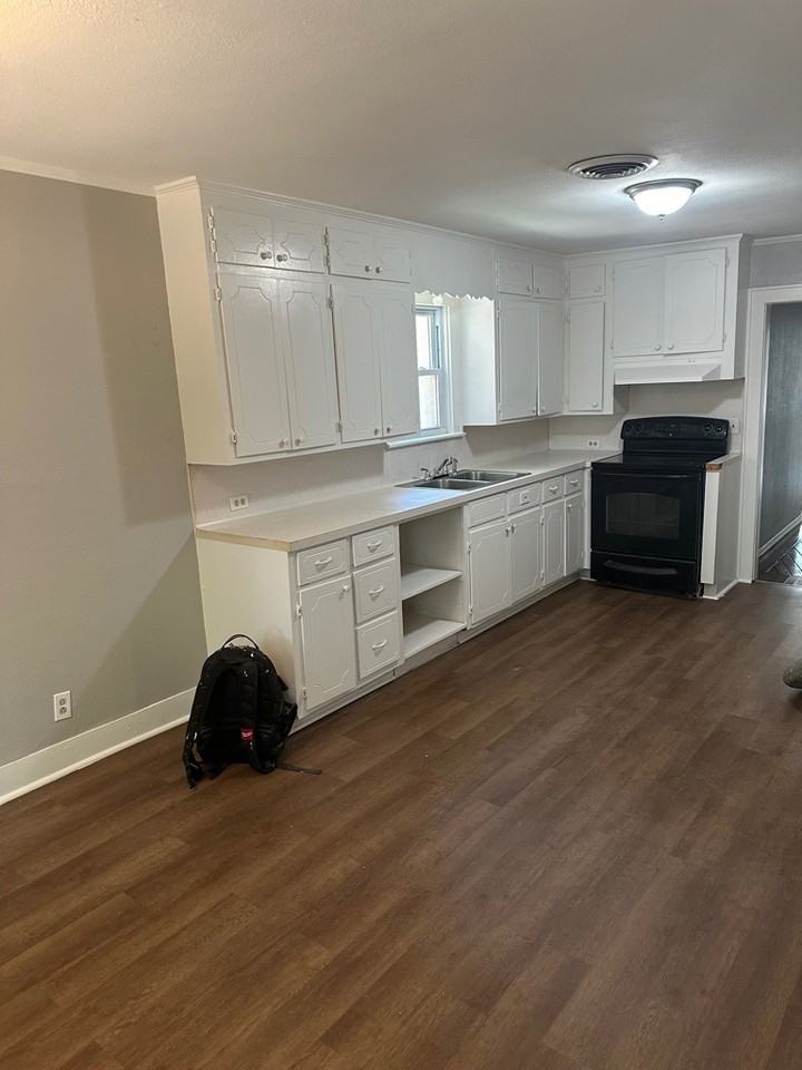 505 Nolen St - Photo 7 of 9