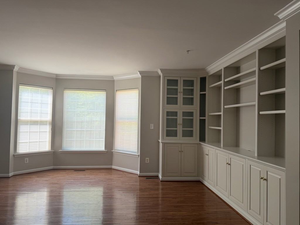 233 Galewood Dr - Photo 2 of 15