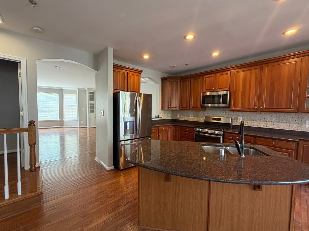 233 Galewood Dr - Photo 5 of 15