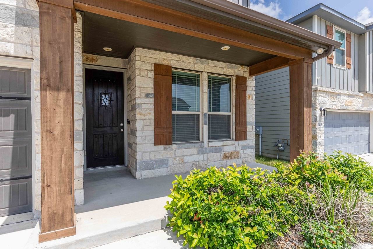 13221 Badlands Way - Photo 3 of 43