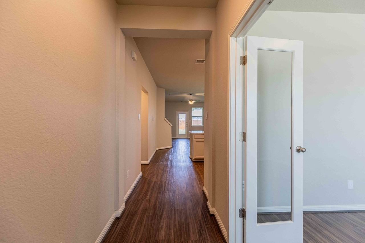 13221 Badlands Way - Photo 4 of 43