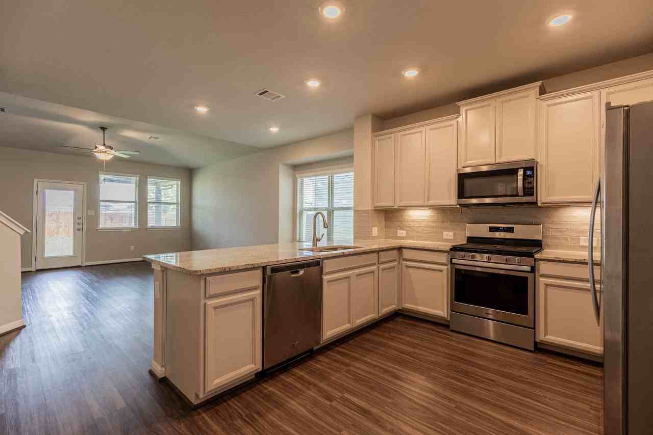 13221 Badlands Way - Photo 6 of 43