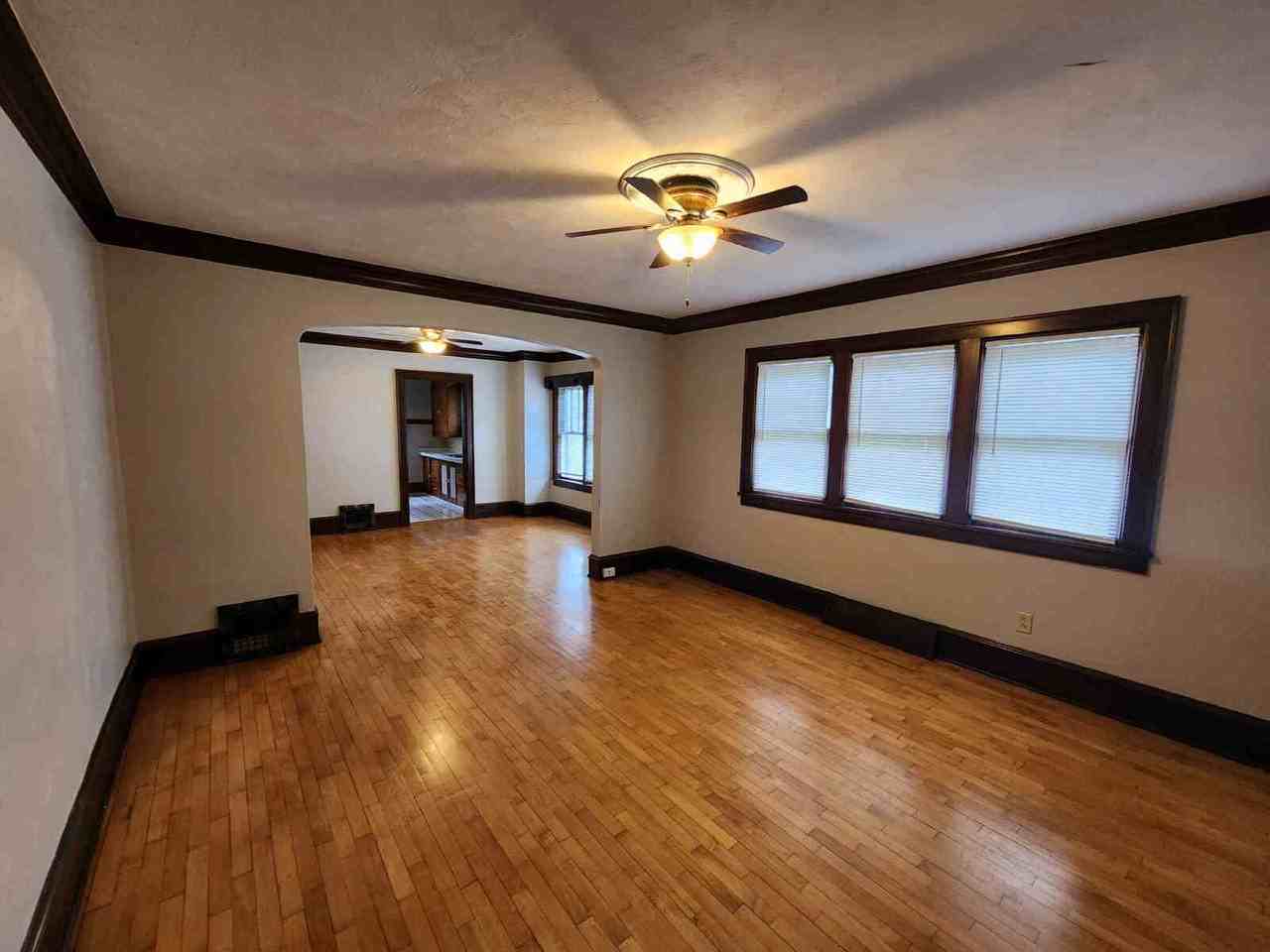 1502 Liberty St - Photo 5 of 17