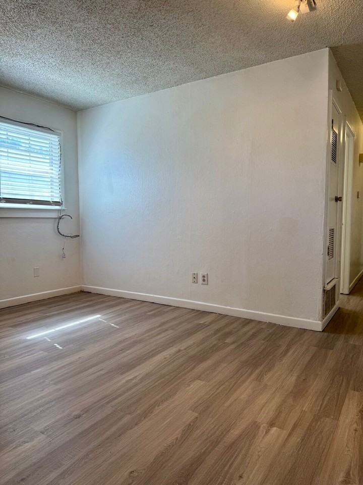 4103 30th St - Photo 4 of 21