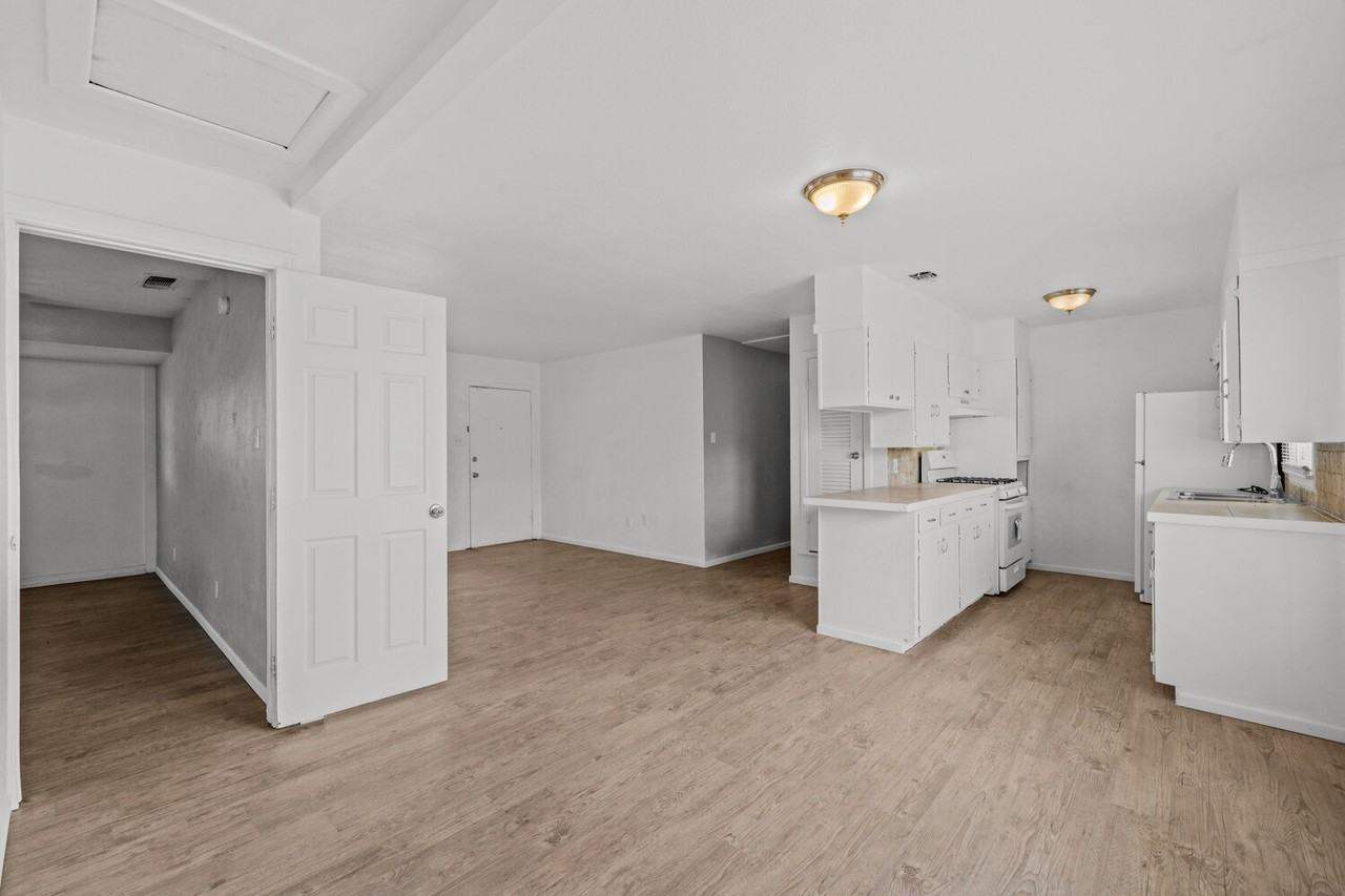 2612 E Auburn St - Photo 4 of 20