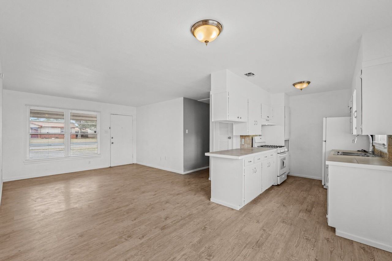 2612 E Auburn St - Photo 5 of 20