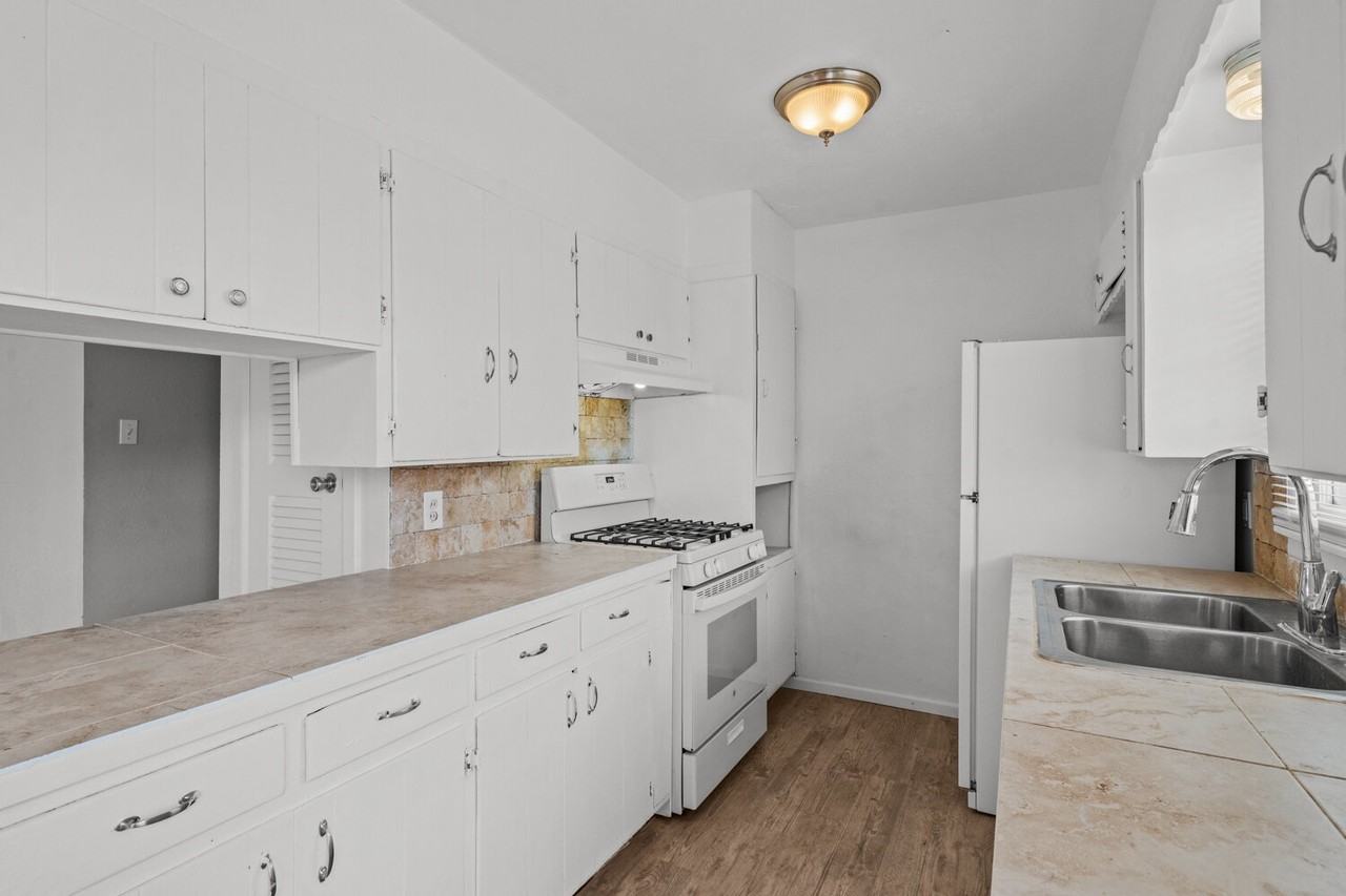 2612 E Auburn St - Photo 7 of 20