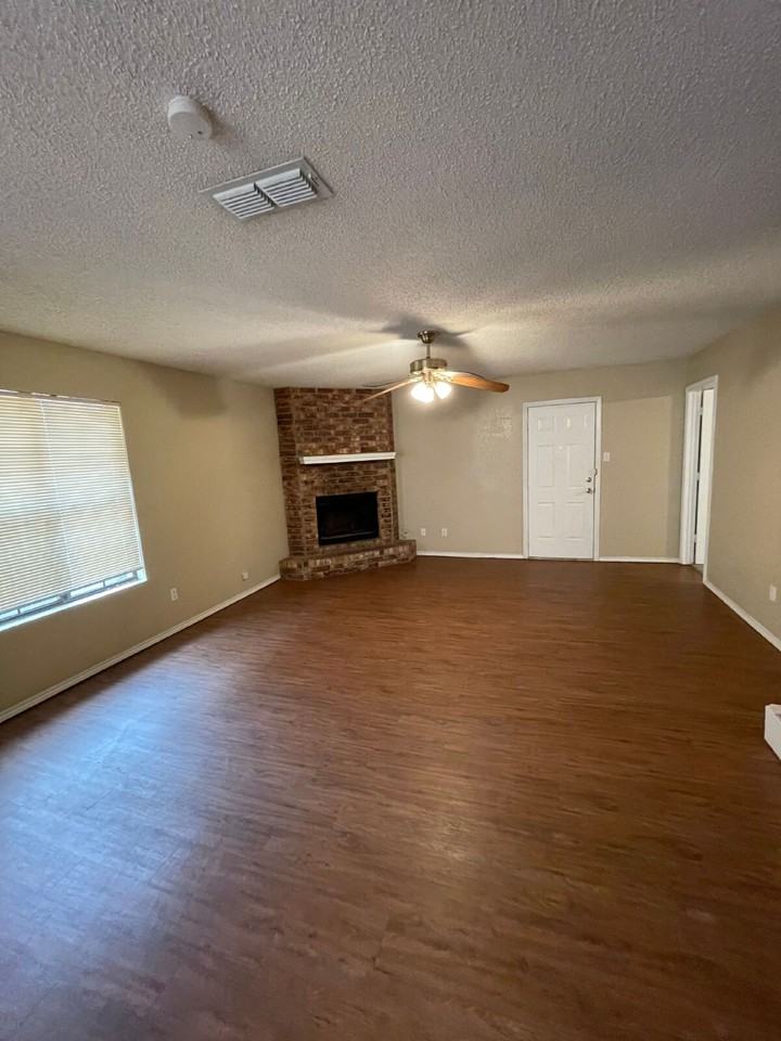 203 Fulton Ave - Photo 2 of 10